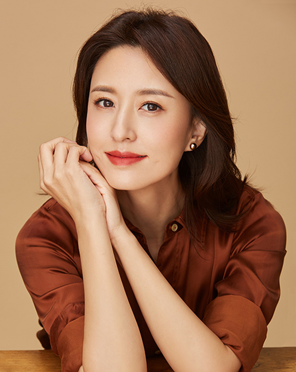 张蕾是央视知名主持人,因才华和美貌备受瞩目.