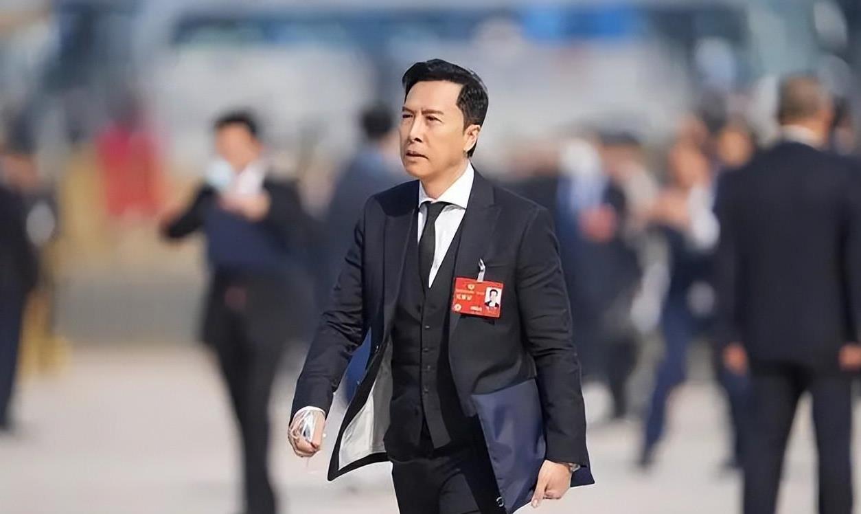 "旷世骂战"十年之后,再看甄子丹和赵文卓,两人的现状令人唏嘘