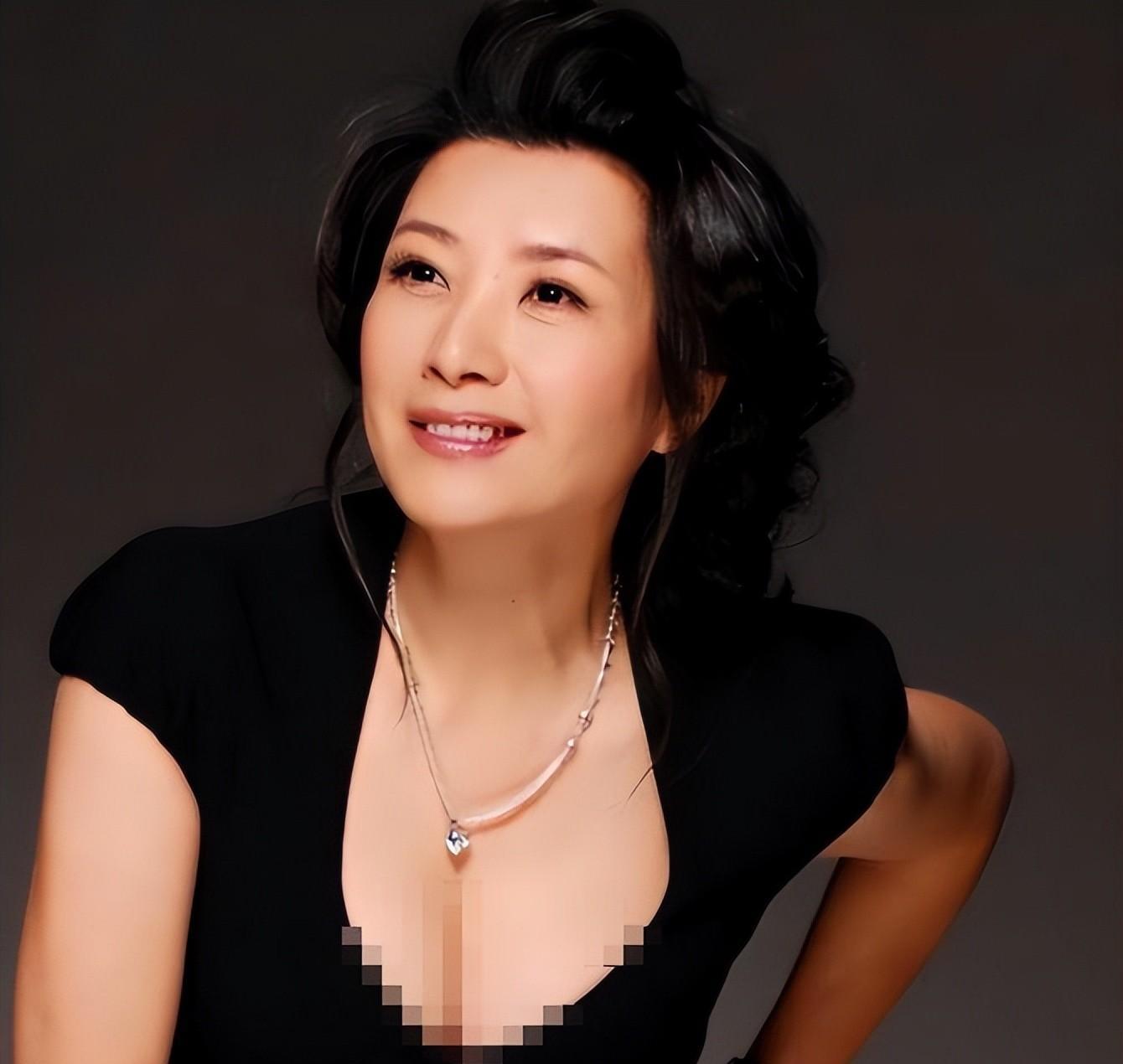 国家一级演员王静:身材傲人长相佳,至今零绯闻,60岁婚姻却成迷