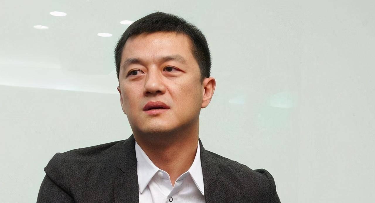 李亚鹏情史连绵,债台高筑仍牵手90后名模,现时生活堪称圆满