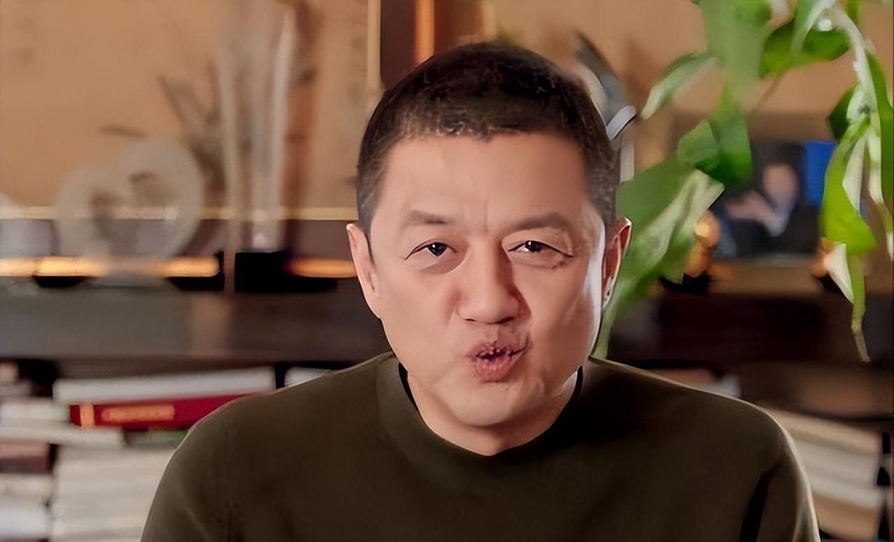 李亚鹏情史连绵,债台高筑仍牵手90后名模,现时生活堪称圆满