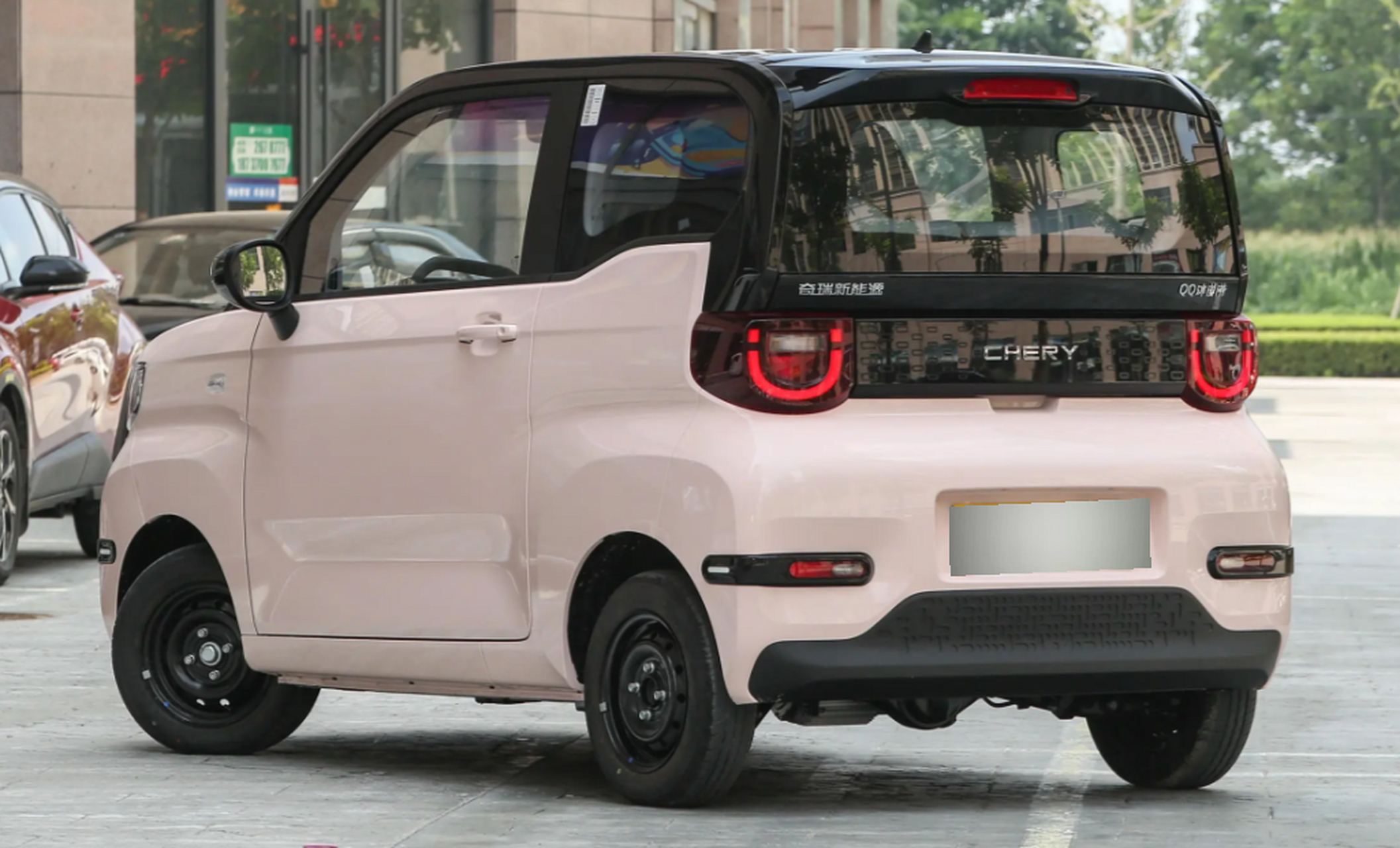 奇瑞qq冰淇淋是一款价格亲民,适合城市使用的微型电动车.