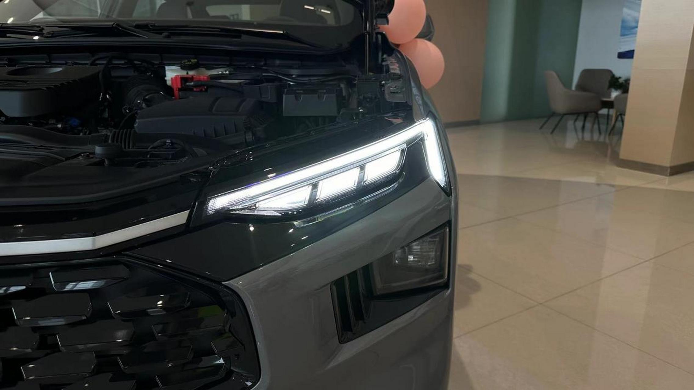 福特蒙迪欧销量一般,但轴距长,空间大是其竞争优势.