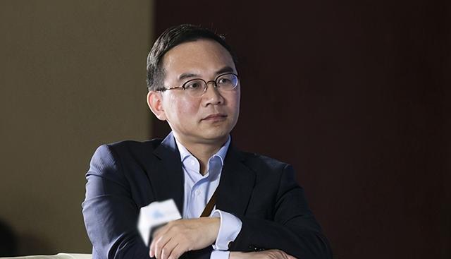 原央视著名主持人郎永淳:曾因酒驾入狱,如今沦落到直播卖酒?