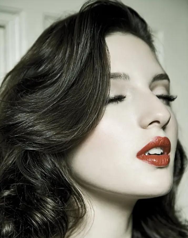 假戏真做!为艺术献身的女明星玛利亚瓦沃德