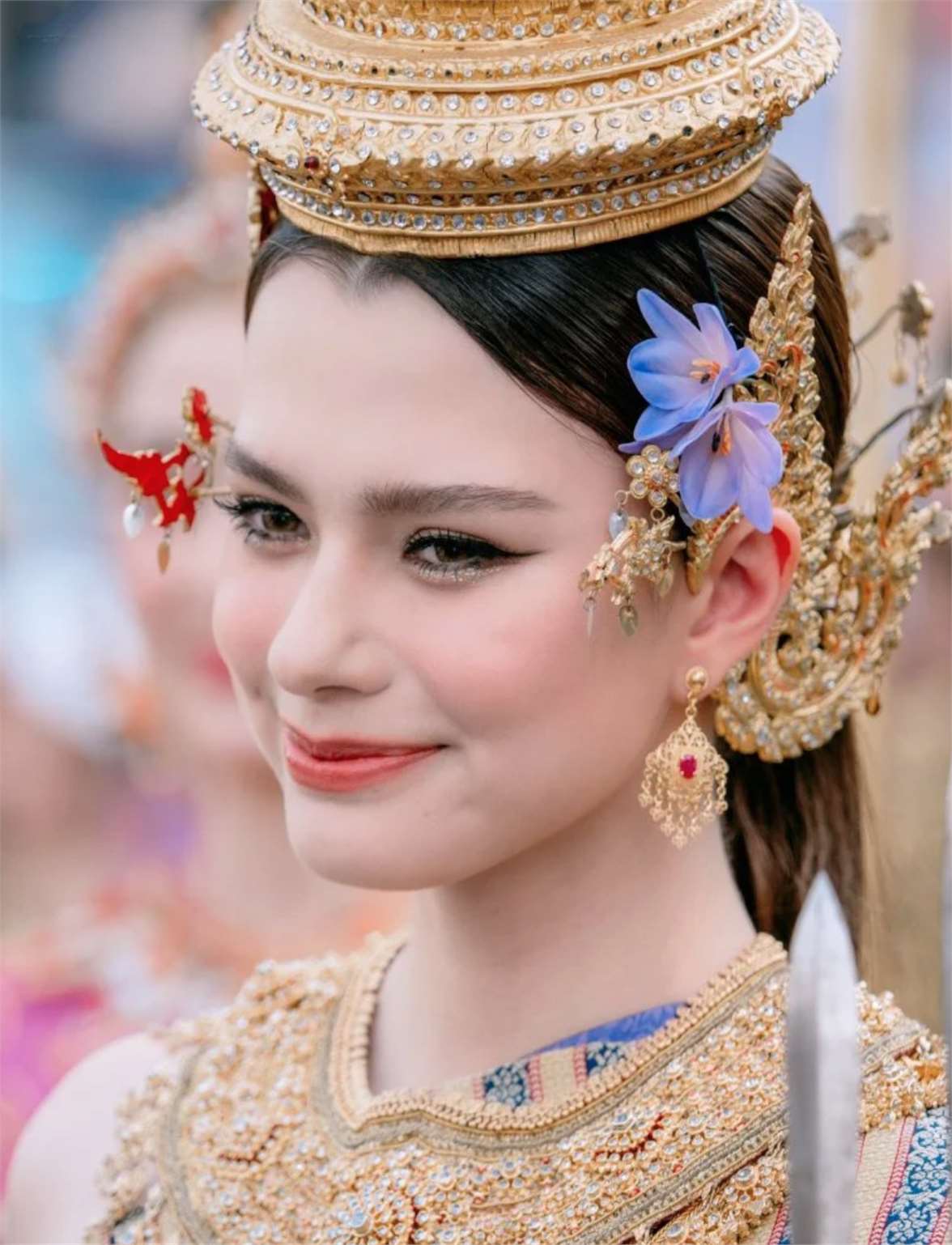 被泰国宋干节女神美到了!小水明艳,aff优雅,noon温柔了时光