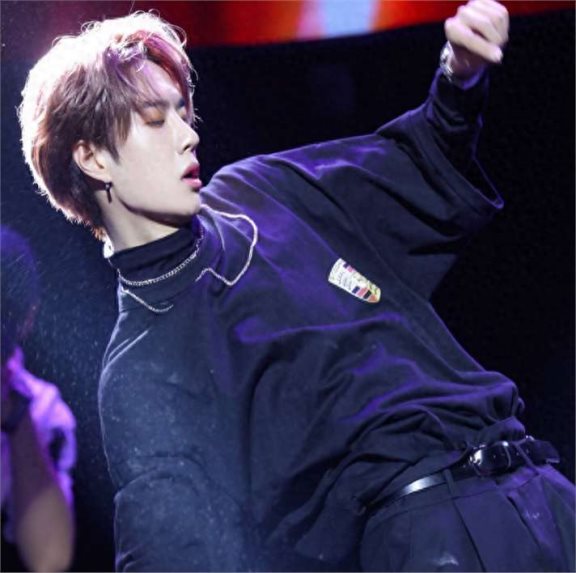 如今看来,"演技陪跑"的王一博,也能赢来他自己的"爆火出圈"