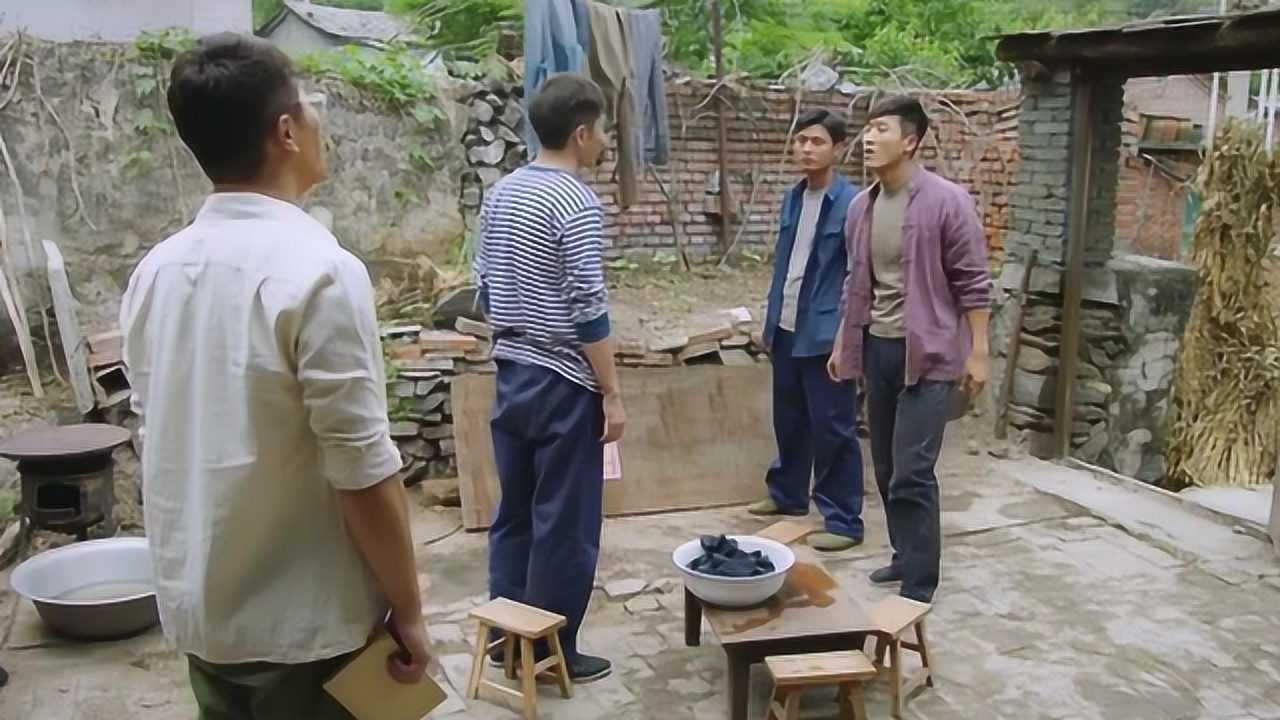 2011年男子怒砍村霸十口人"辱我老婆,打断我妈腿,我必杀你全家"