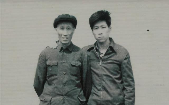 马未都:我父亲是智兵,打仗冲锋总慢半秒,39人参军就他一人存活