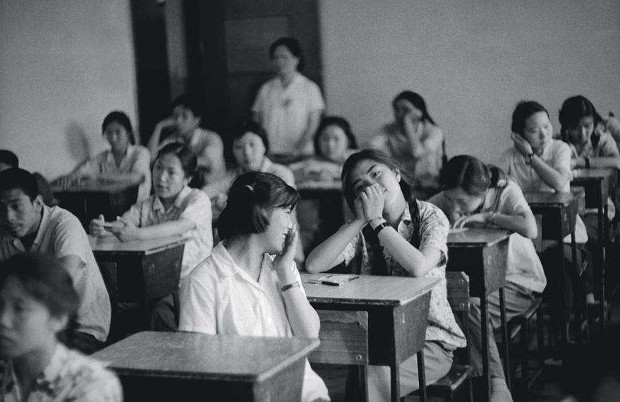 初中同学有狐臭,只有我愿意和他成为同桌,没想到他是我命中贵人