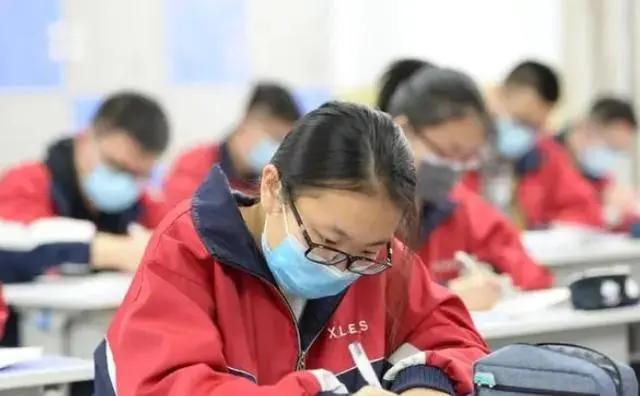 一位初中家长表示:宁愿让孩子在家里蹲,也不想让孩子去念技校