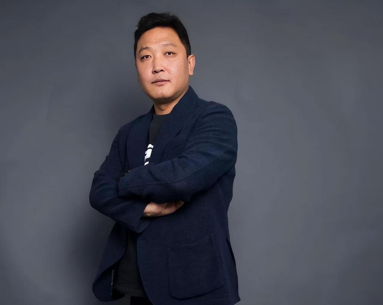 钟薛高创始人林盛,限高后坐绿皮火车来北京,称卖红薯也要把债还