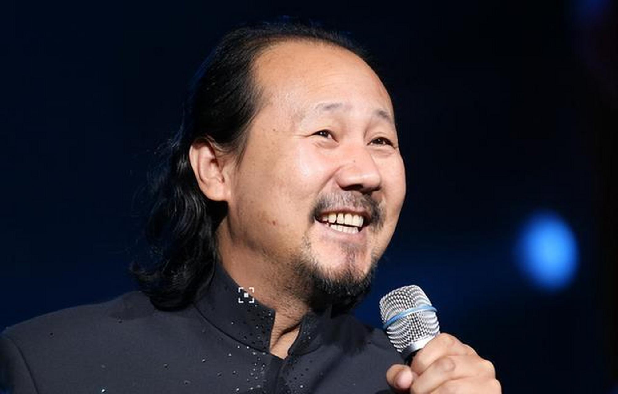 草原之鹰腾格尔以磅礴嗓音和多变曲风,征服无数耳朵.