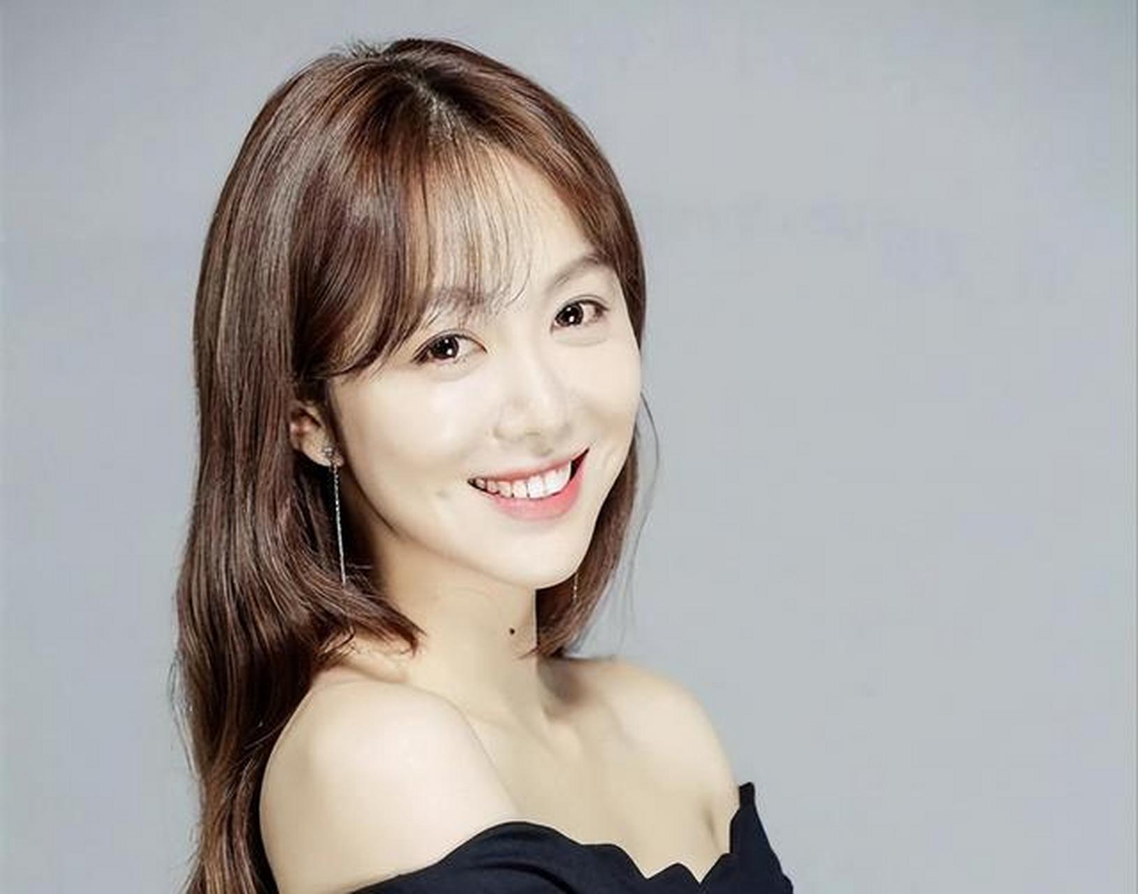 来探索这位被角色掩盖的光芒女星吧![原文:姜妍:错爱妈宝男,遭男友.