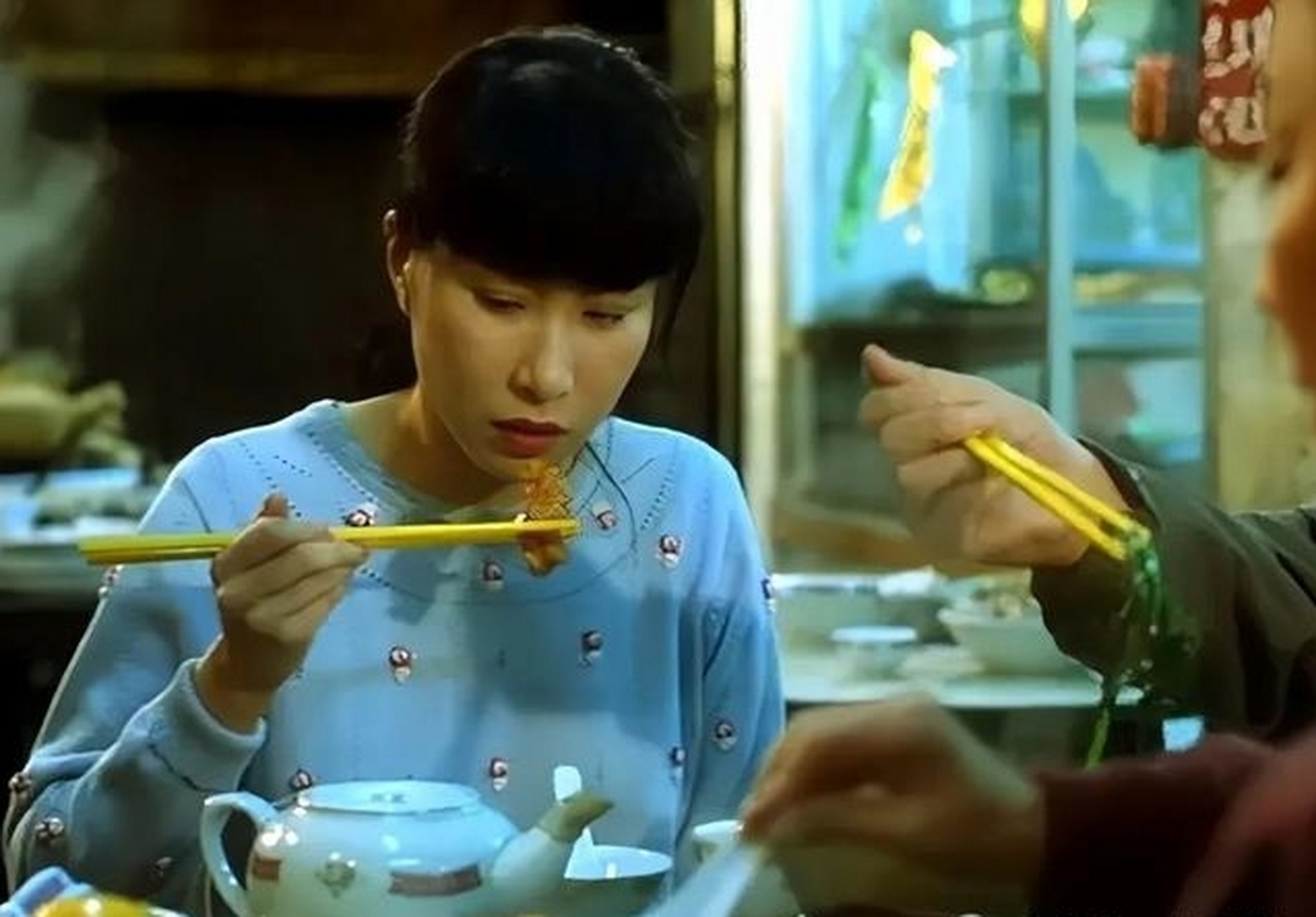 《血恋》是一部风月片,但导演李华月通过深入挖掘人性,展现了欲望