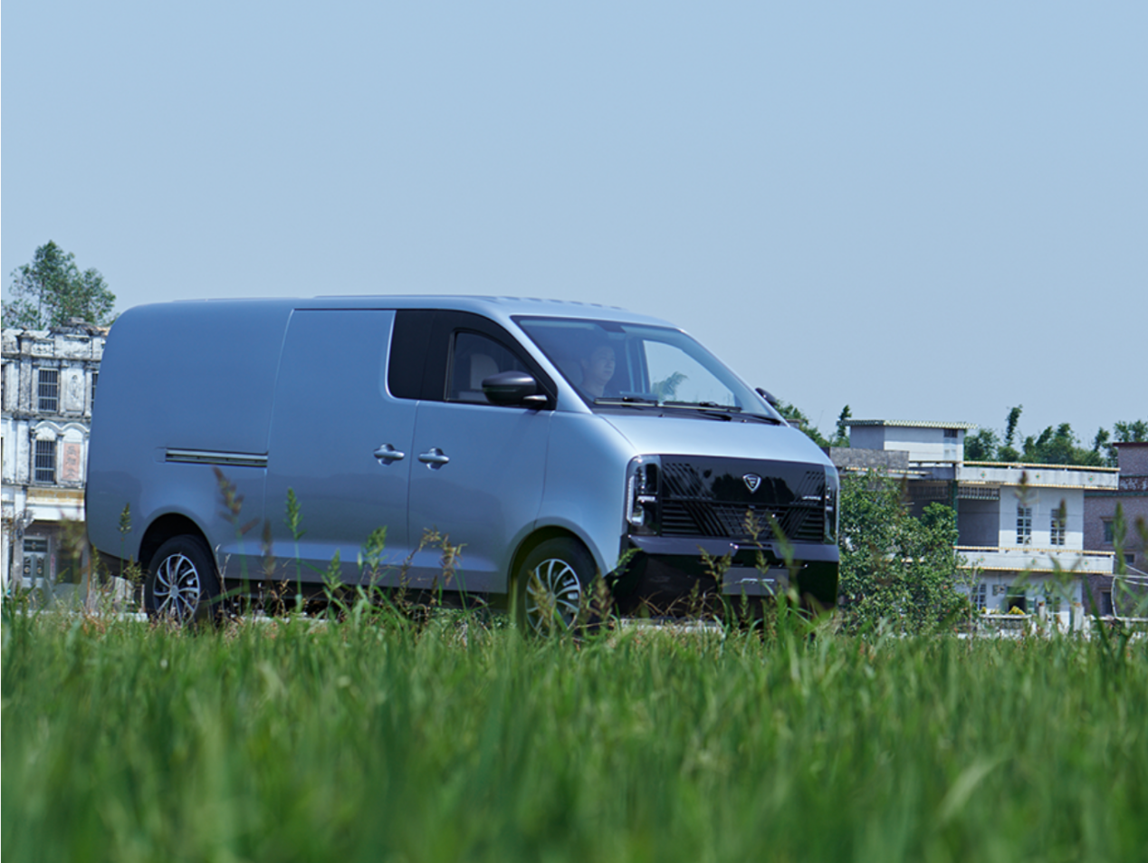 上汽大通maxus大拿v1超越金琥ev48,成就轻型厢式货车典范之作