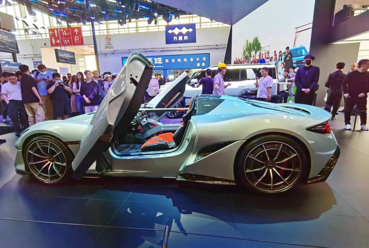 这回真让比亚迪装到了!方程豹全新跑车,借鉴了大量f1赛车设计