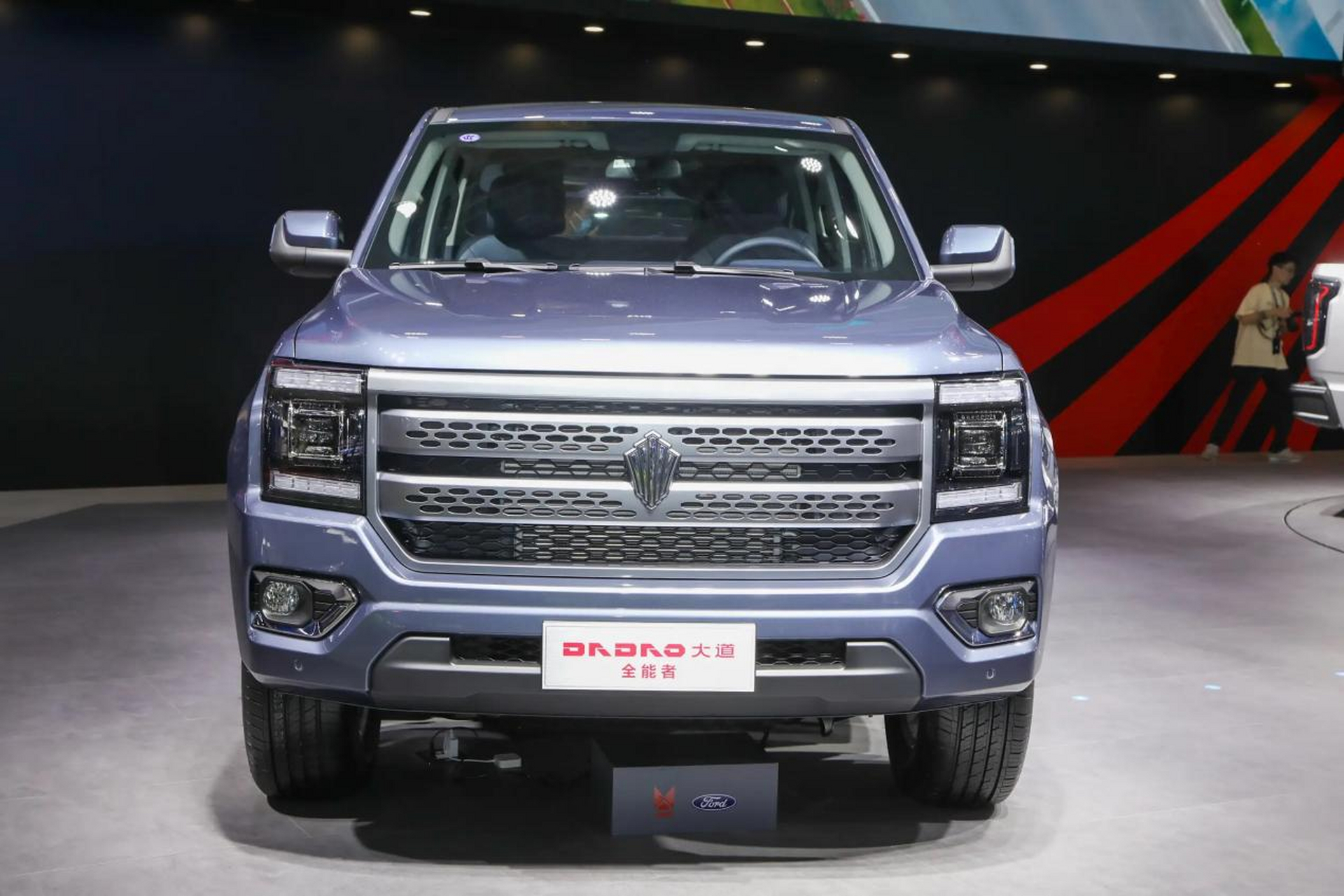 江铃大道全能者皮卡集性能,载重,舒适和智能化于一身,满足商用与私用