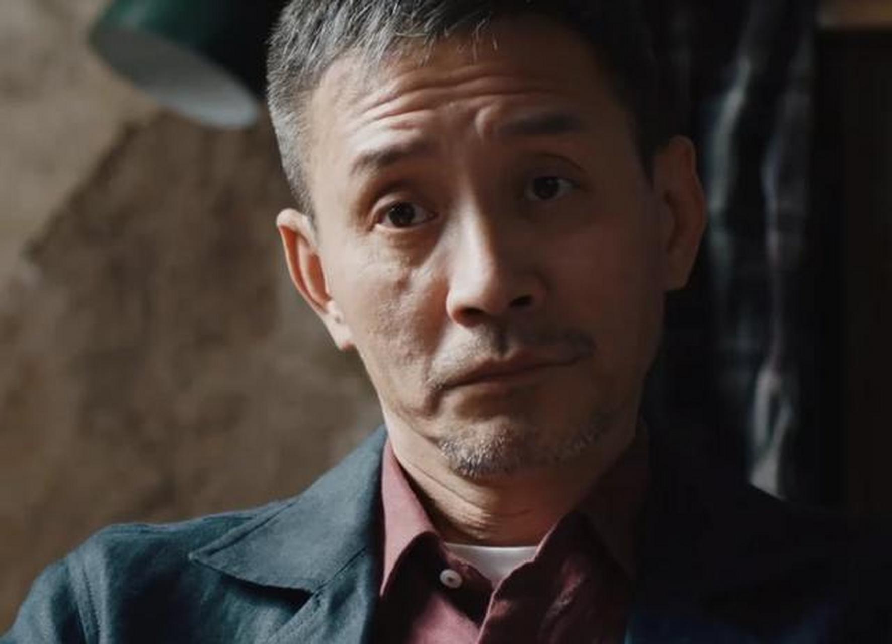 田小洁是中年崛起的演艺界人士,虽然鲜少扮演主角,但凭借精湛的演技为