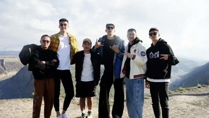 沈梓捷自驾游新疆,李慕豪同行!邱彪诚邀加盟新疆队!