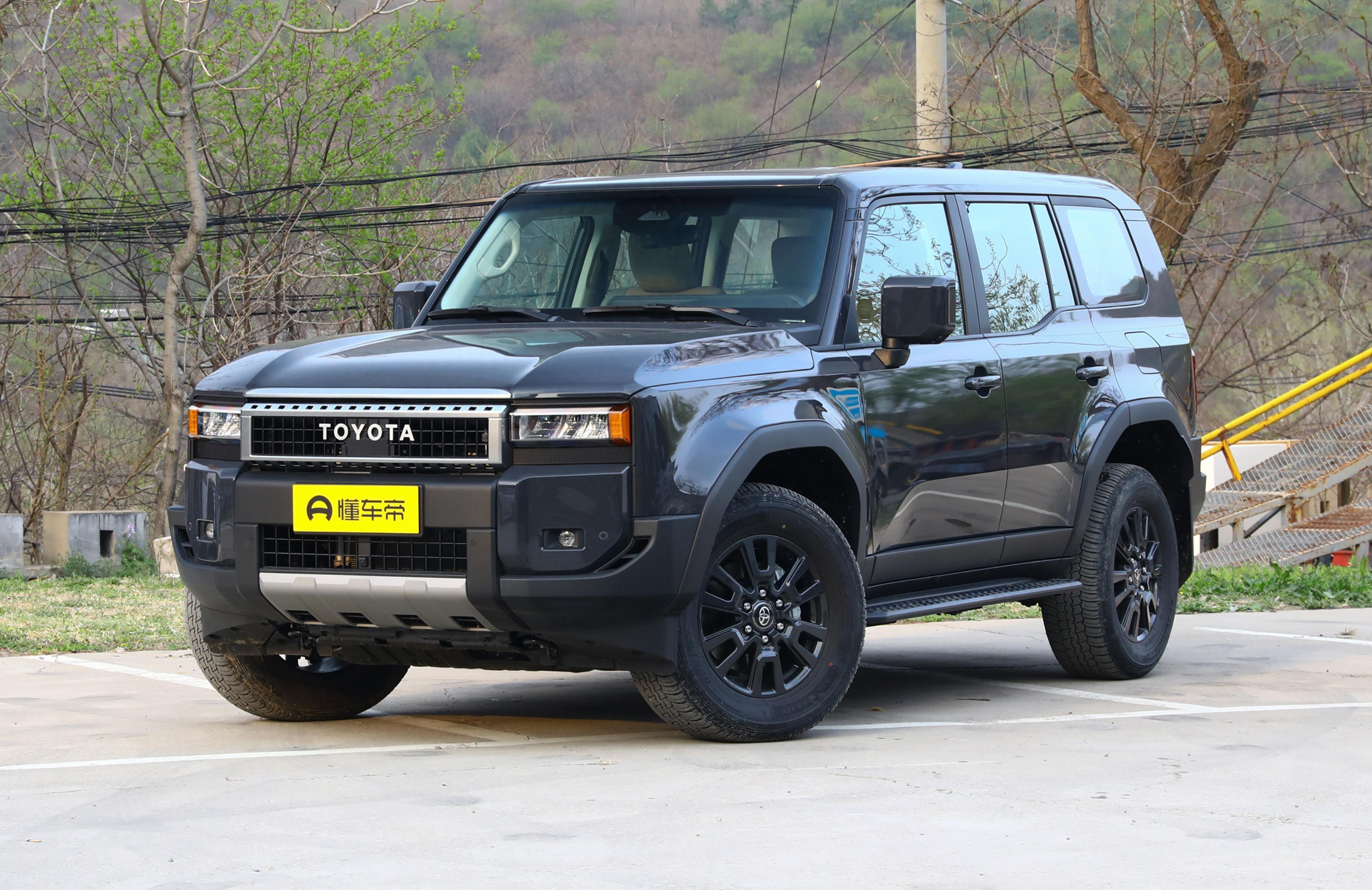 一汽丰田全新普拉多tx六座版到店,售价51.98万元.