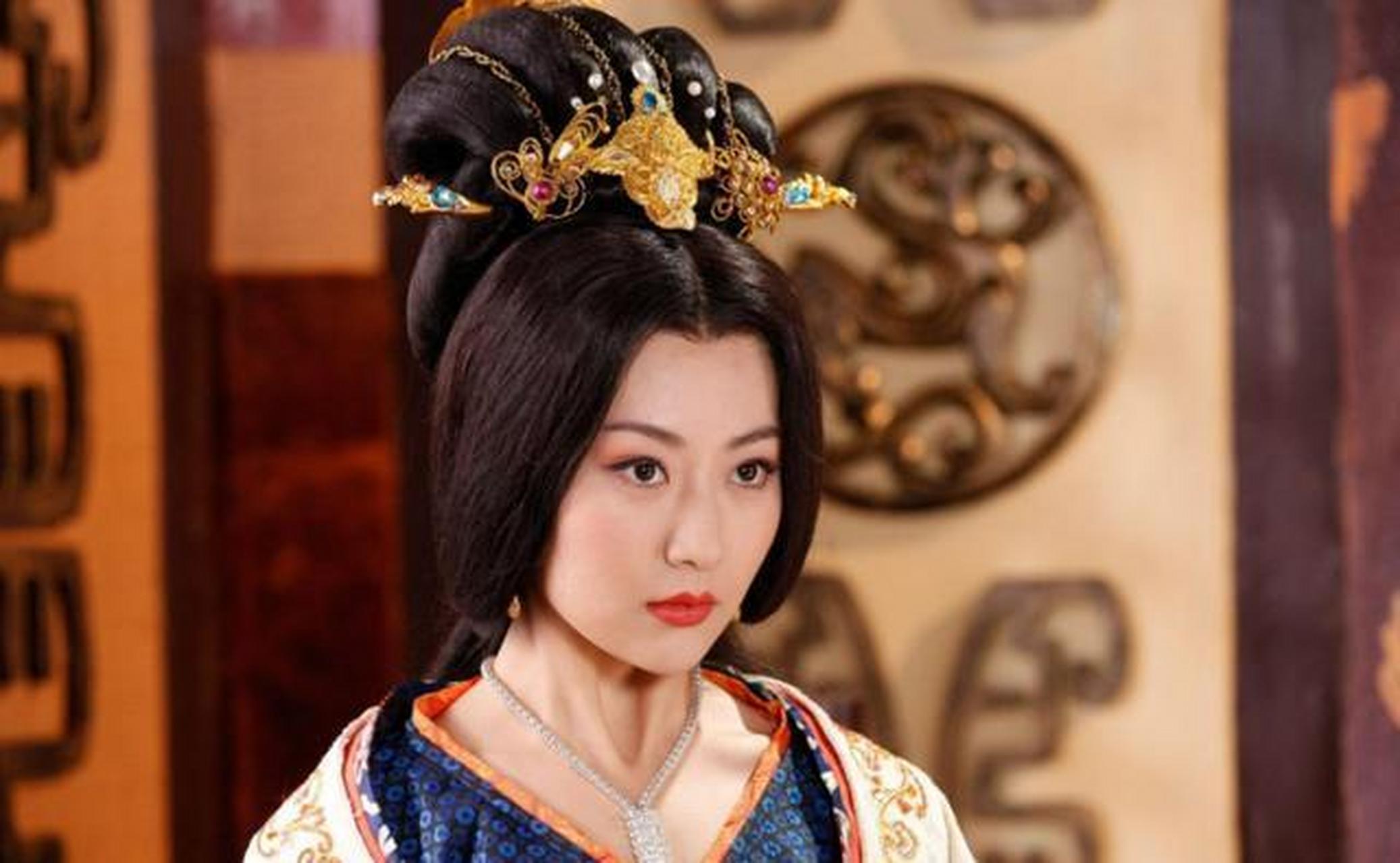 谈及唐朝的嫔妃,不得不提的便是唐玄宗李隆基身边的那位倾国倾城的杨