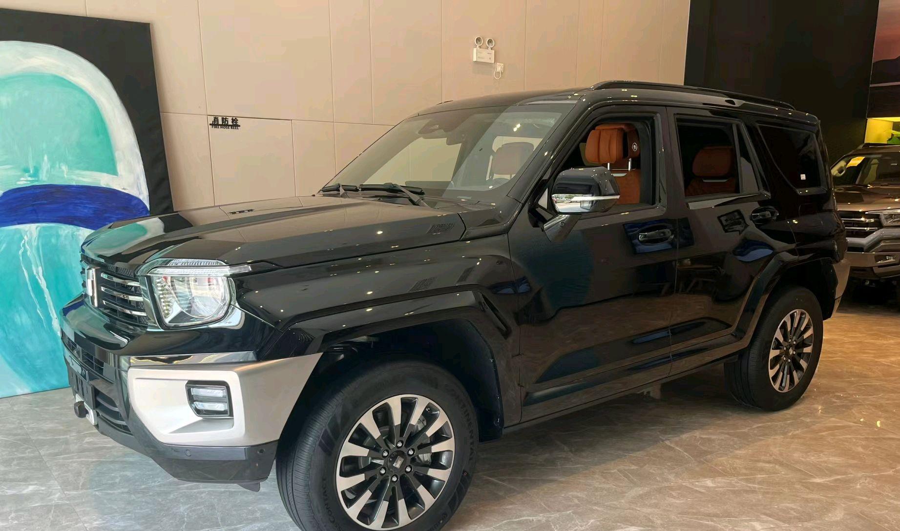 坦克700:国产四驱越野车的新典范,硬派越野的新旗帜