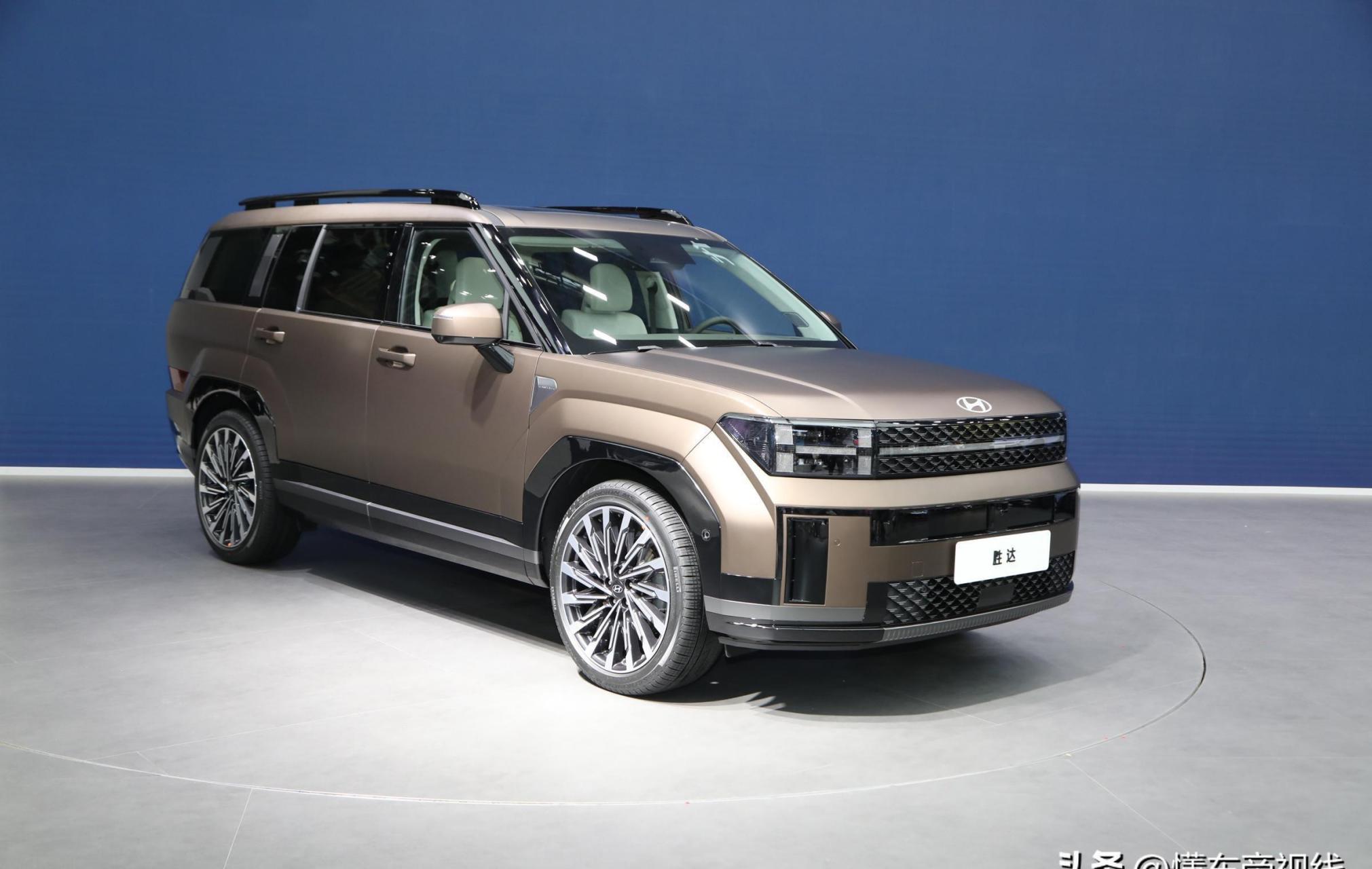 北京现代全新胜达suv即将霸气登场!外观硬朗,内饰豪华至极.