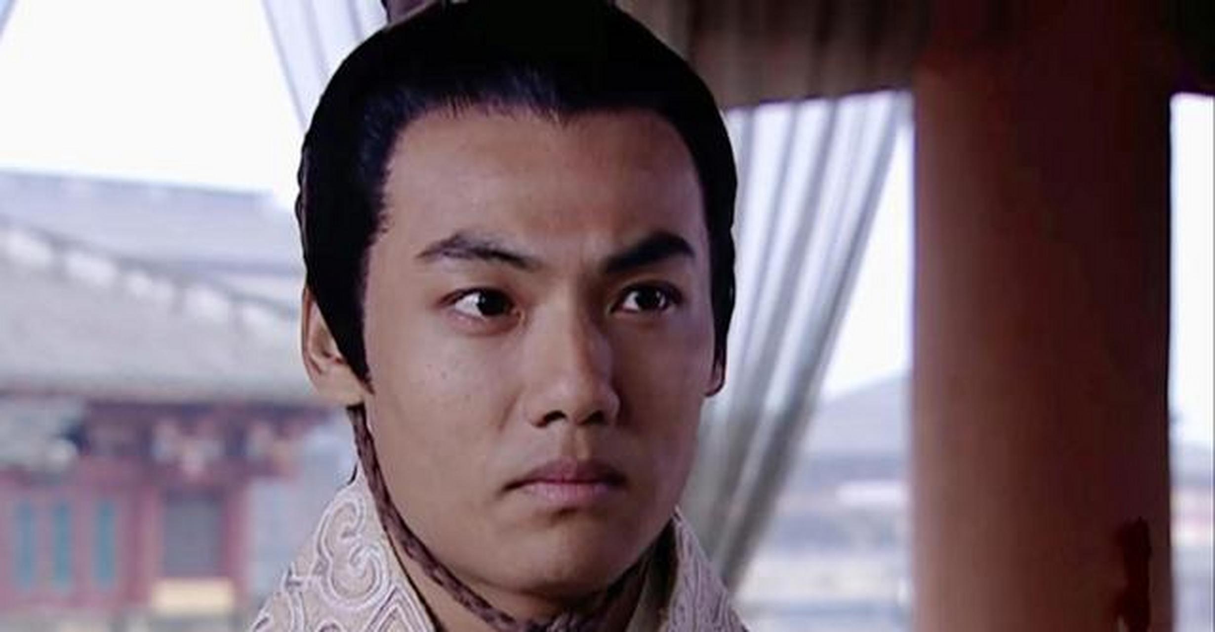 李敢因父亲李广之死殴打卫青,霍去病怒而杀之,引发汉武帝不满.