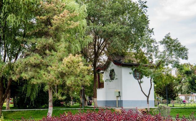 张掖免费开放的甘泉公园,如诗如画,游客稀少