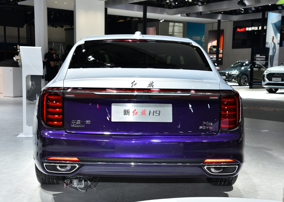 国宾车红旗"掀桌子",86万跌25.98万,性价比超高