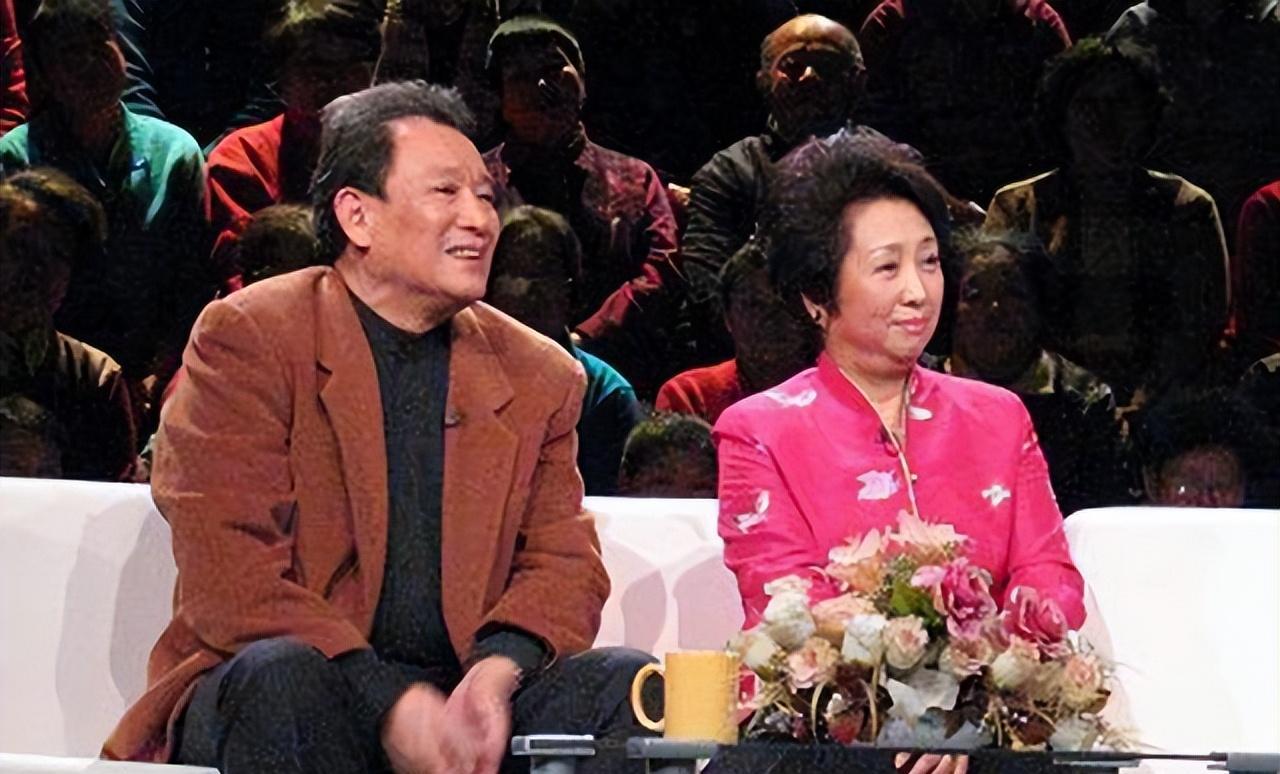 艺术家石维坚离世,9岁丧母,父亲和继母因其离世,妻子京剧名家