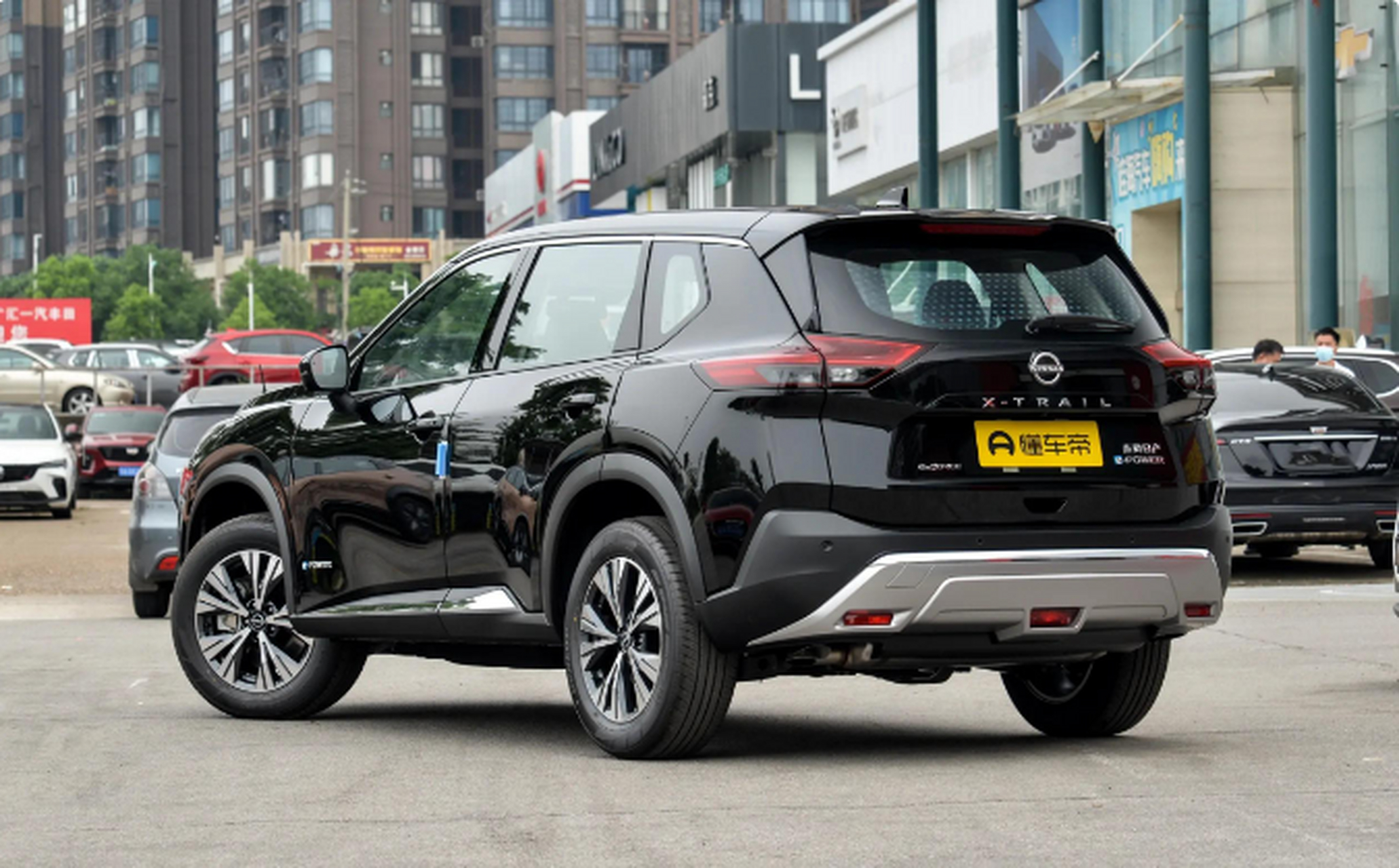 全新东风日产奇骏黑金版震撼来袭!售价17.