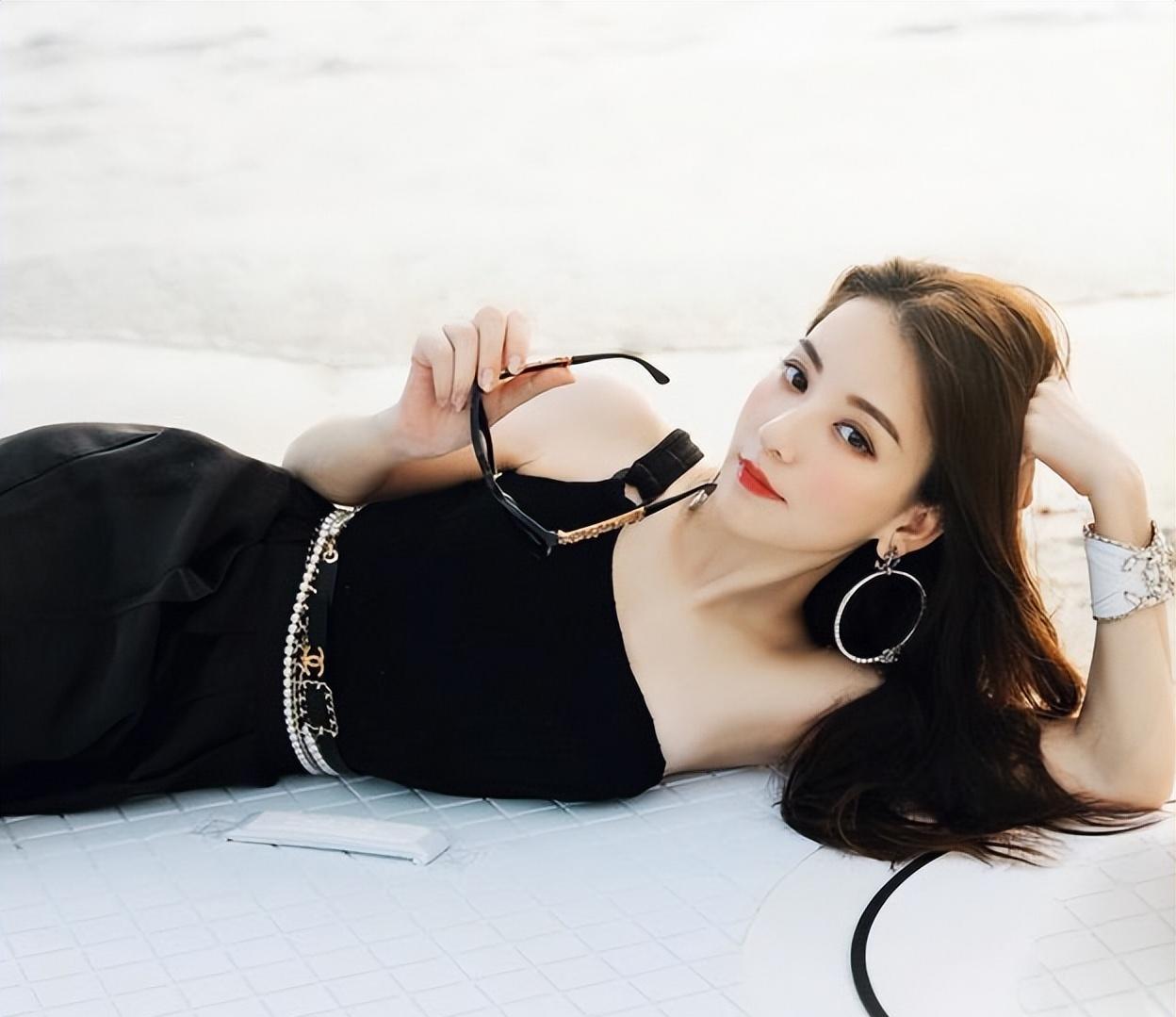 郭富城媳妇素颜现身!香港餐厅引爆讨论,你敢信这是同一个人吗?