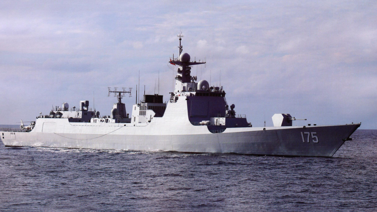 菲方宣布胜利?中方铁证还击,中国军舰一声令下,菲船只四散而逃