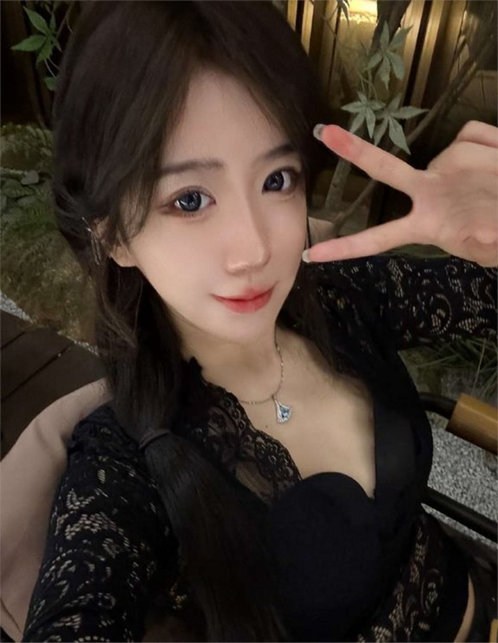 斗鱼女神呆妹儿性感直播惊艳四座,竟被超管扣分!愤怒之下暗示跳槽?