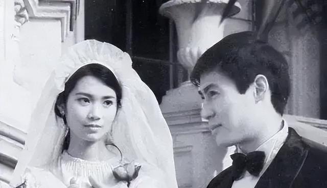 演员李芸:和前夫离婚后,二婚嫁给小提琴家,现儿女双全生活美满