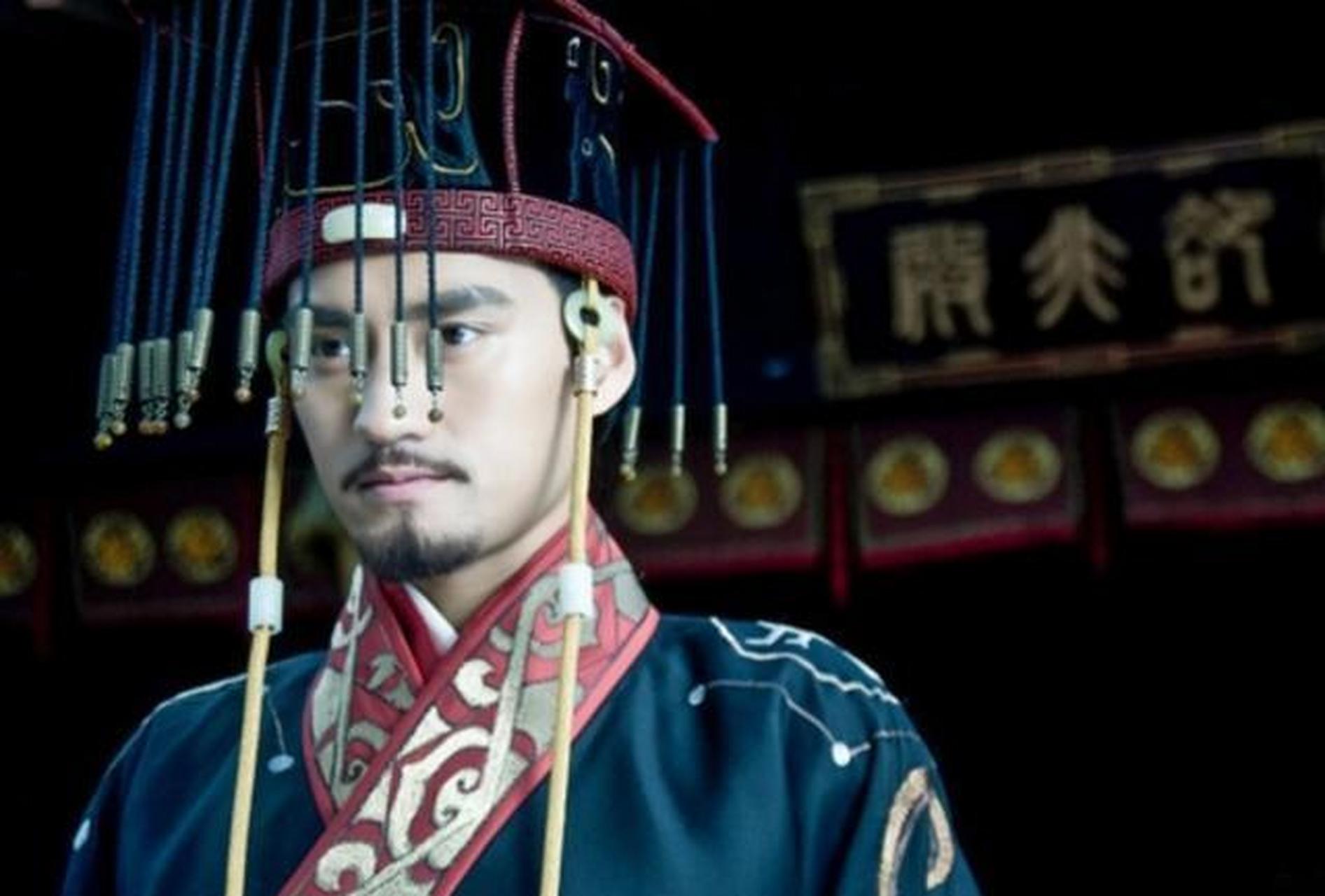 [原文:汉光武帝刘秀:地主豪强推.