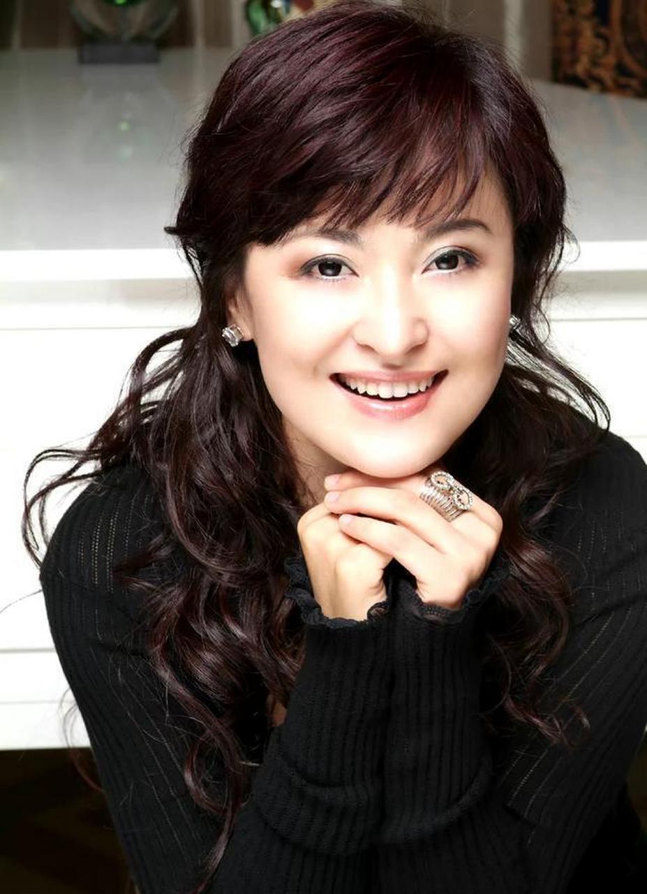 王璐瑶曾是红极一时的演员.[原文:王璐瑶:相亲相来一个富商.