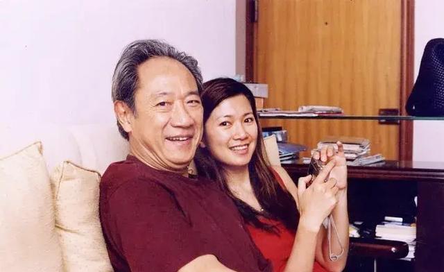 演员李芸:和前夫离婚后,二婚嫁给小提琴家,现儿女双全生活美满