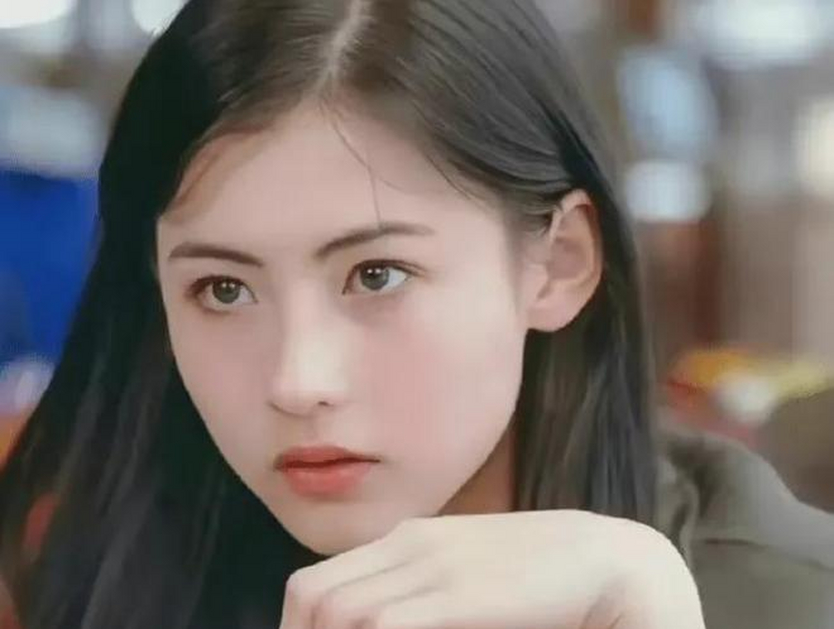 张柏芝膝盖生图曝光,皱纹显老态,打破冻龄印象.