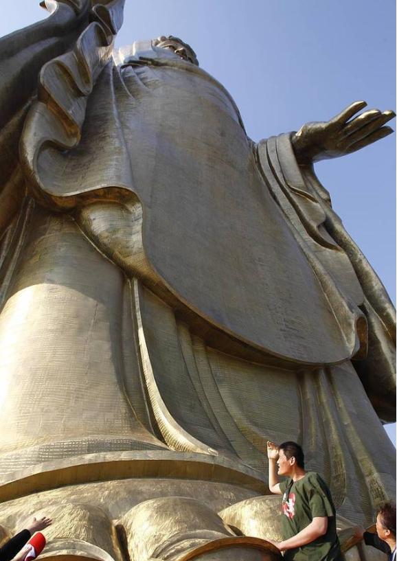 世界最诡异的3座佛像:一座在日本,剩下2座都在中国,最高208米