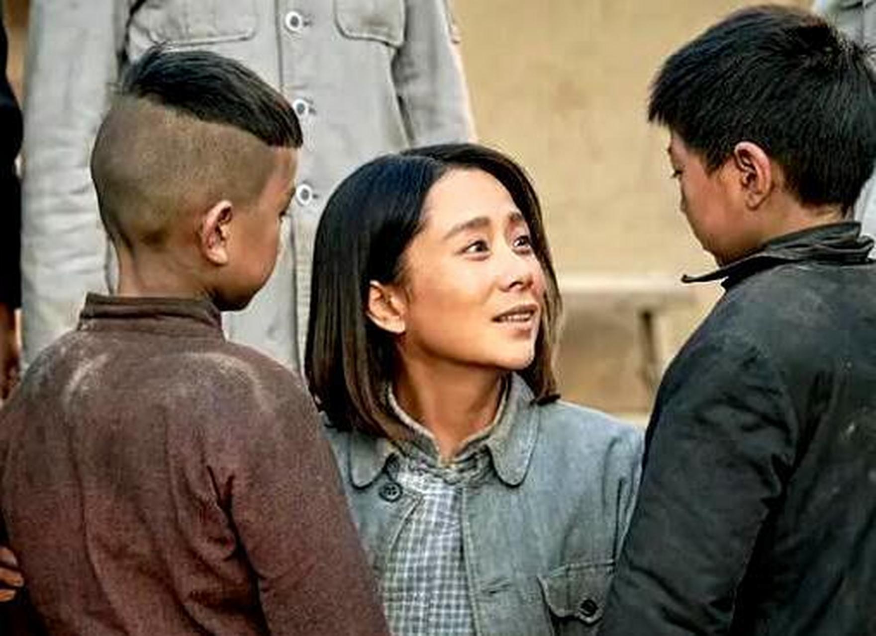 近期,革命题材电视剧《啊摇篮》火热播出,引起了广泛关注与热烈讨论.