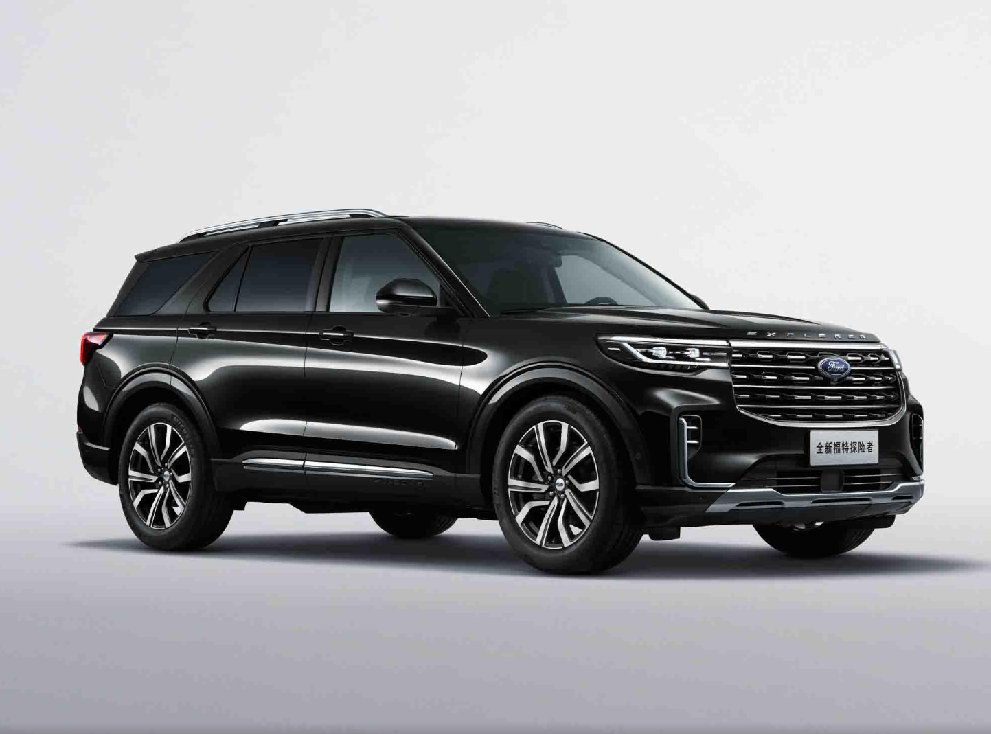 30万级最强suv,气场拿捏宝马x3,奔驰glc,2.3t 10at加速7.6秒