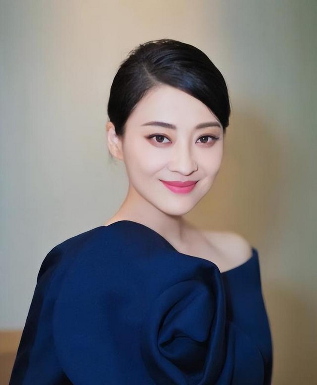 梅婷25年前被张国荣深夜约见,他竟神秘地说:"能否来我房间一趟?