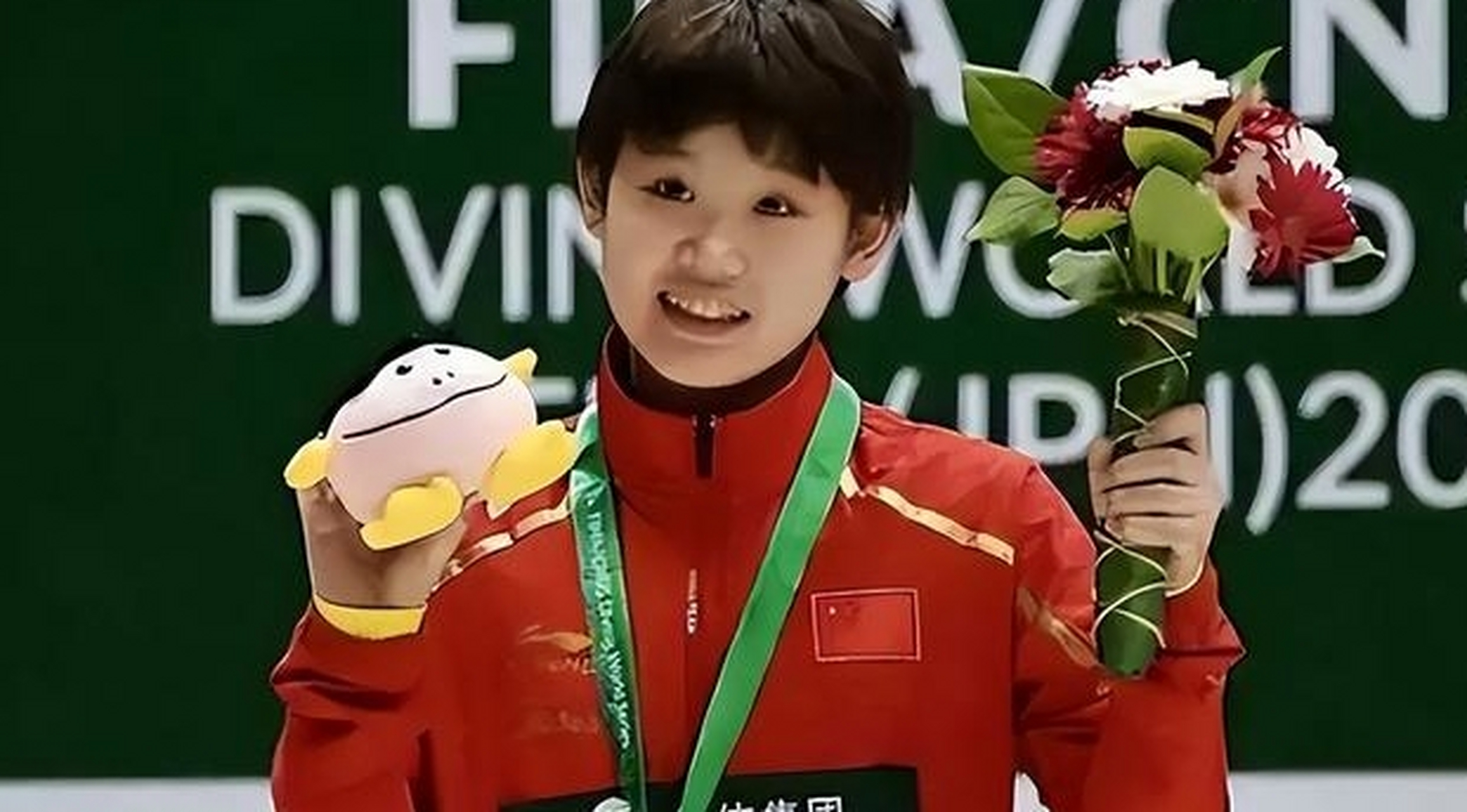 张家齐!跳水界的璀璨星辰,再度闪耀全国赛场夺得女子十米台金牌96.