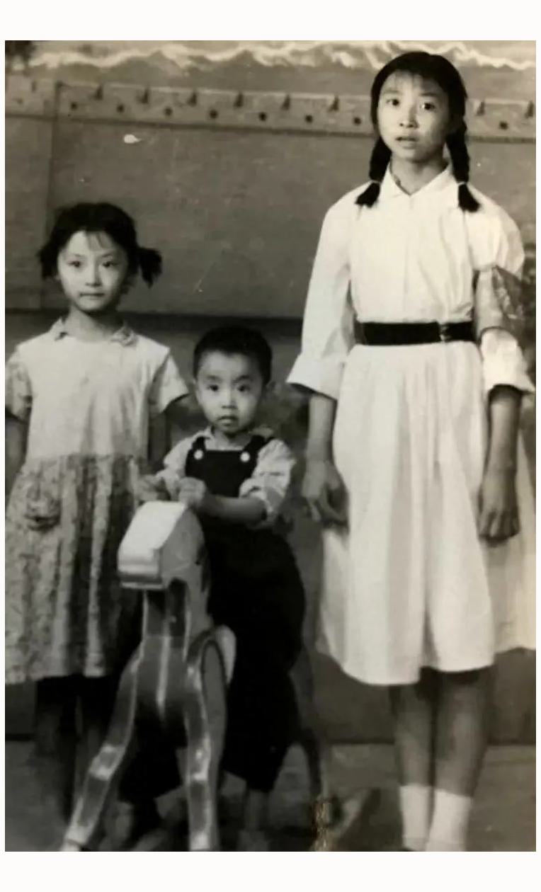 黄俊鹏演员相亲娶妻,与媳妇共食素食生活