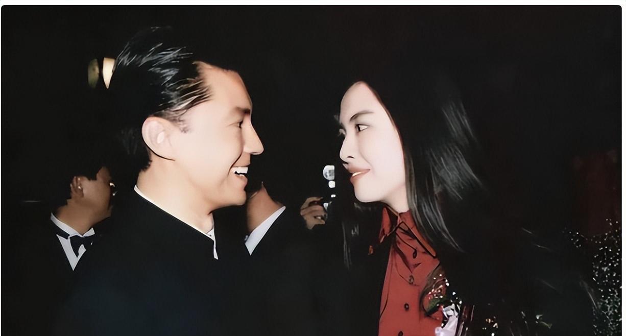 "亚洲第一美男"尊龙:林青霞陪他一夜未睡,68岁和狗相依为命