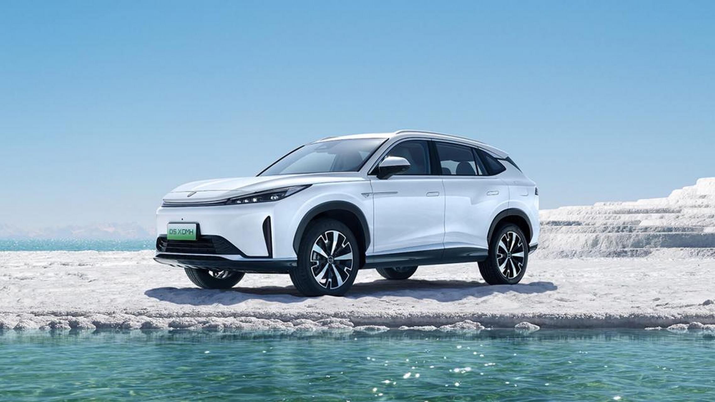 新车价格有诚意,竞争力强.[原文:荣威d5x dmh上市,.