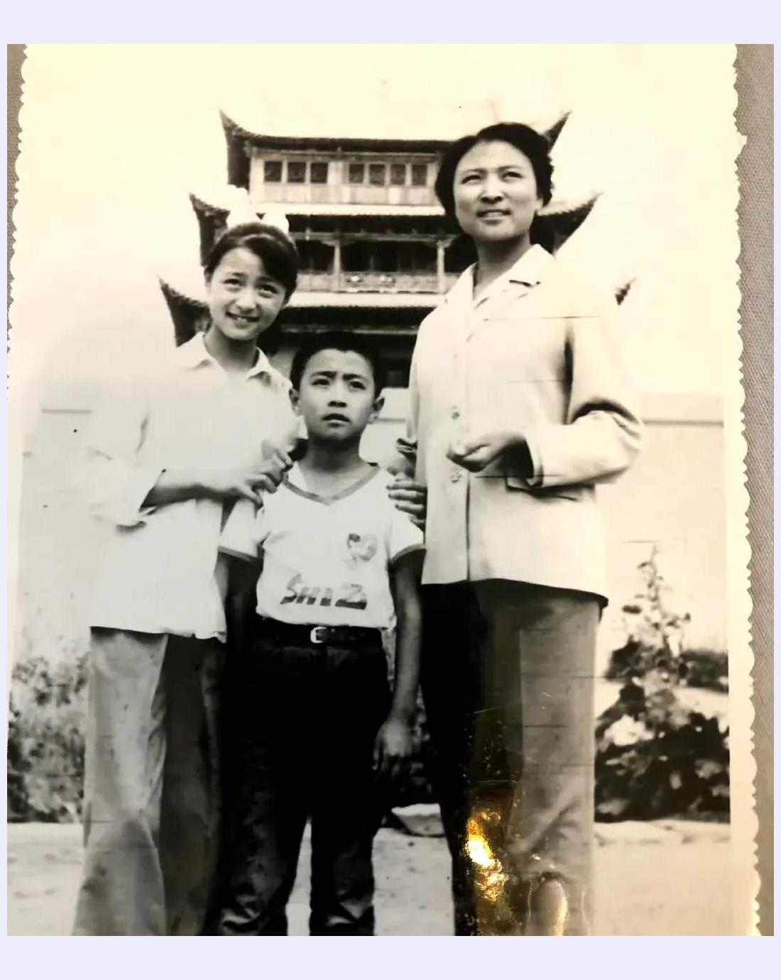 黄俊鹏演员相亲娶妻,与媳妇共食素食生活